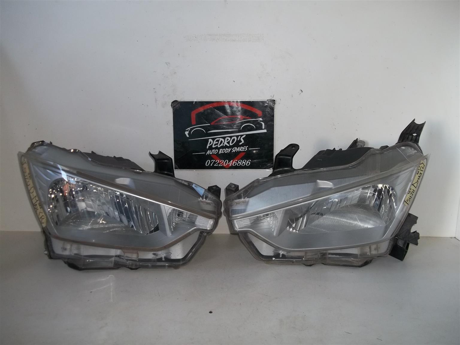 Isuzu D-Max '20-'24 L&R headlights (Pair) - Private Seller Isuzu D-Max '20-'24 L&R headlights (Pair) - Private Seller