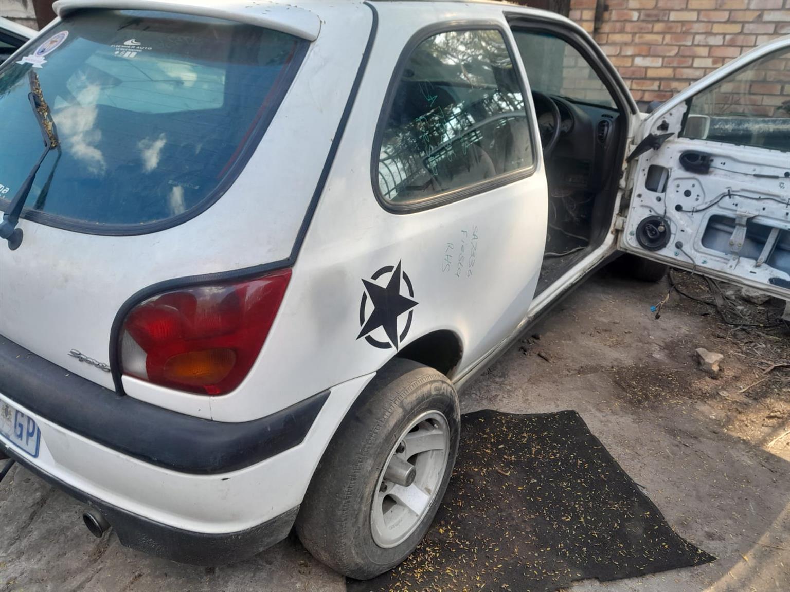 2005 Volvo V50 FOR STRIPPING - Private Seller