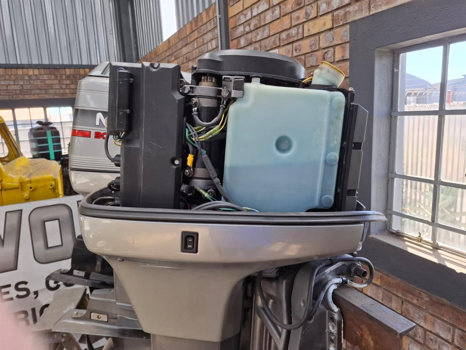 2x 90HP MARINER TRIM AND TILT OUTBOARD MOTORS