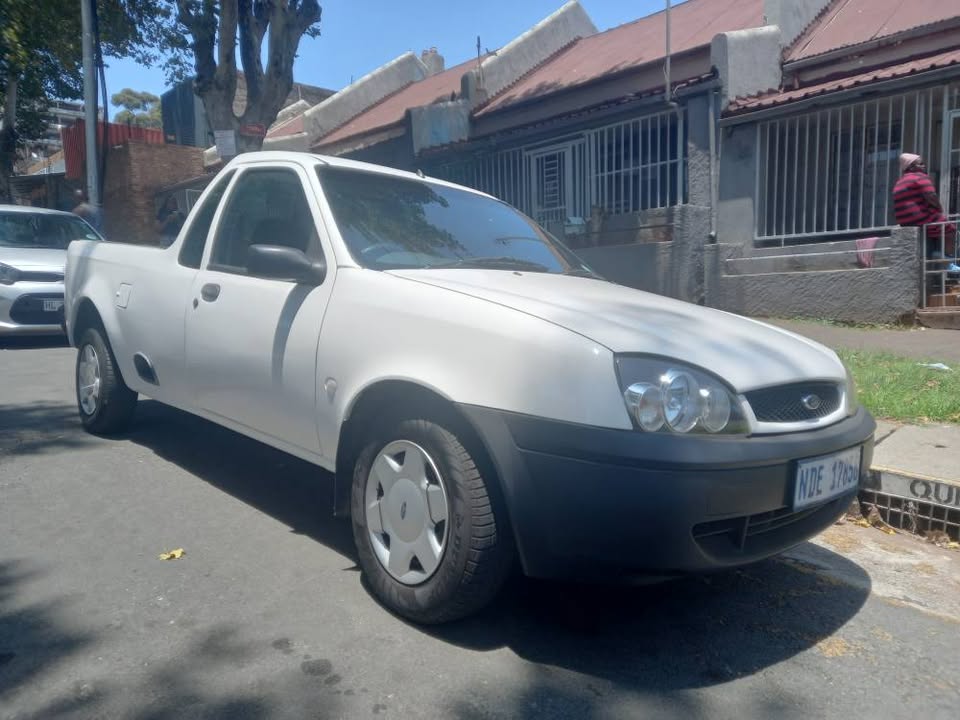 Ford Bantam 1.3 Petrol, Manual Transmission, White Color, Mileage