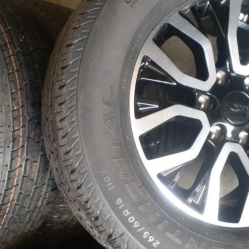 Thunder rims black and silver color rims