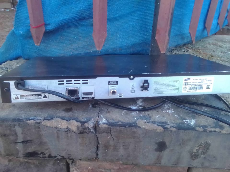 Samsung HDMI DVD player with USB