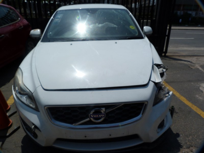 Volvo C30 1.6 Manual White - 2011 STRIPPING FOR SPARES - Private Seller Volvo C30 1.6 Manual White - 2011 STRIPPING FOR SPARES - Private Seller