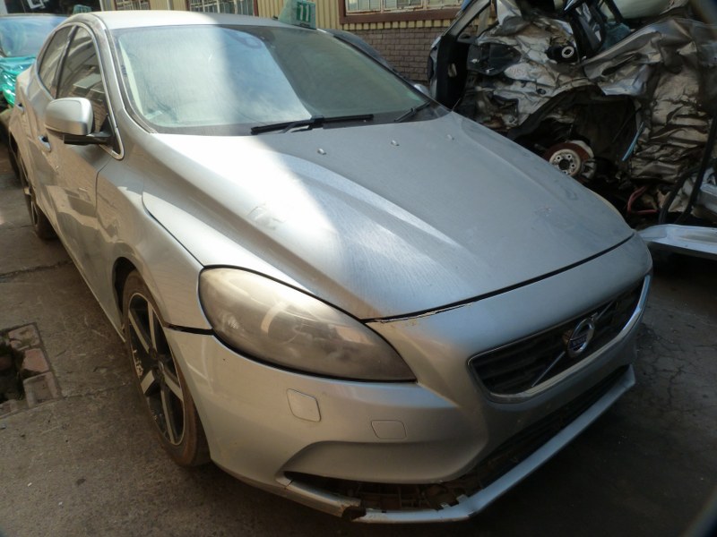 Volvo V40 D3 2.0 Diesel AT D5204T Silver - 2013 SPARESBOYZ STRIPPING FOR SPARES - Private Seller Volvo V40 D3 2.0 Diesel AT D5204T Silver - 2013 SPARESBOYZ STRIPPING FOR SPARES - Private Seller