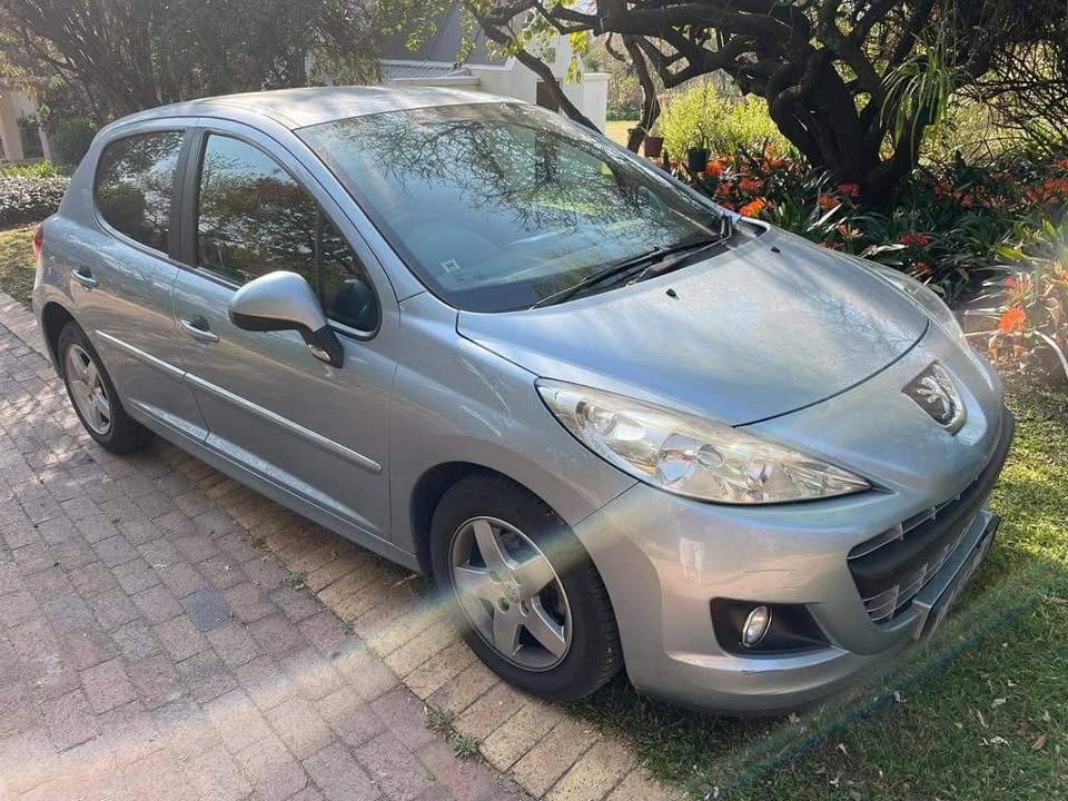 2012 Peugeot 2012 2012 Peugeot 207 very clean