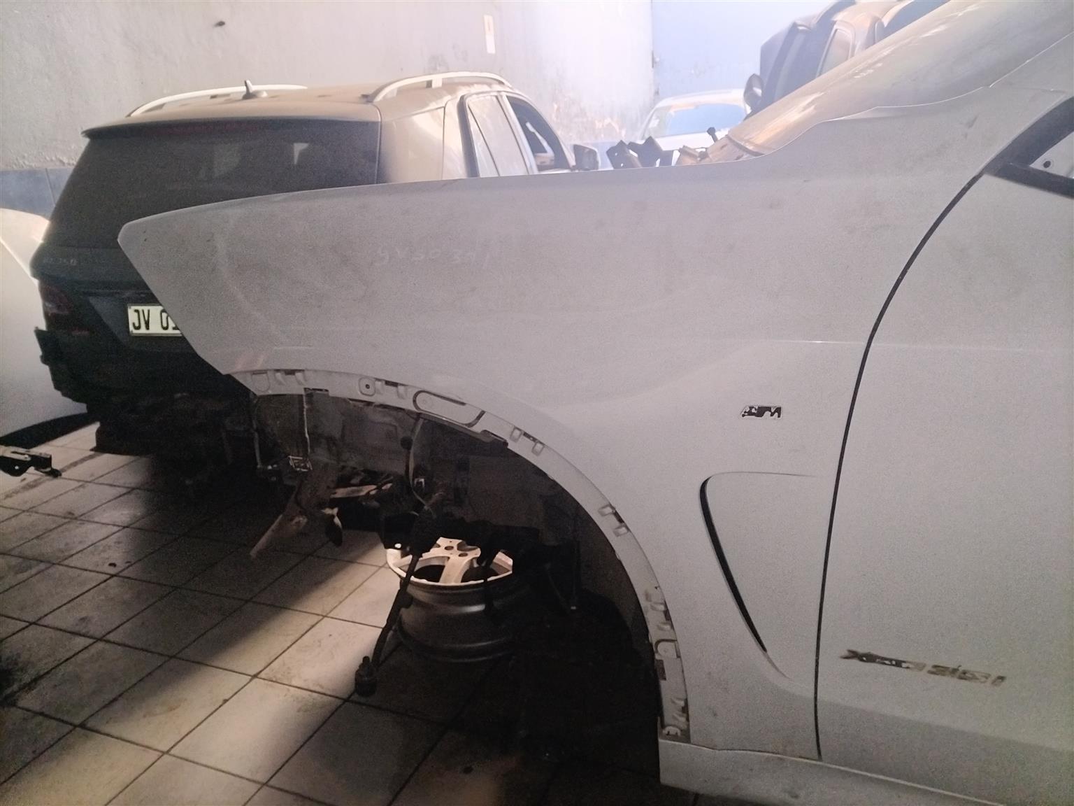BMW X5 F15 fender for sale second hand - Private Seller BMW X5 F15 fender for sale second hand - Private Seller