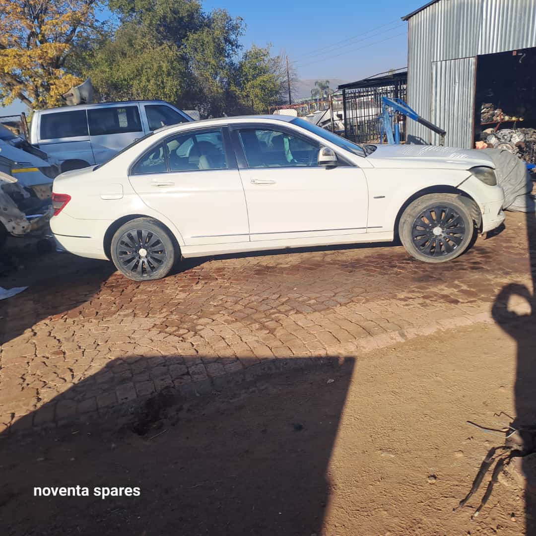 Merc Benz w204 c320 cdi stripping - Private Seller Merc Benz w204 c320 cdi stripping - Private Seller