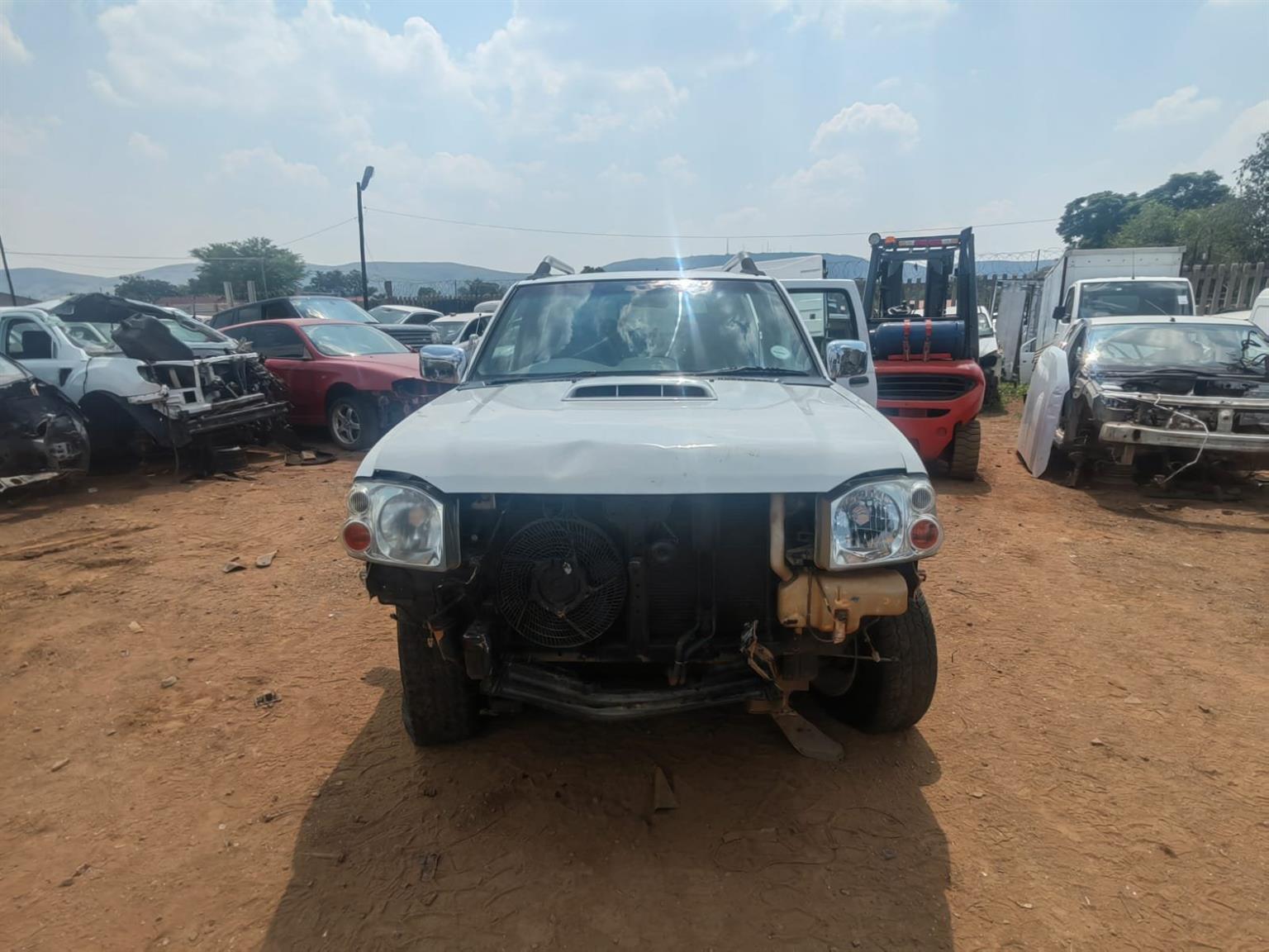 Stripping for Spares: Nissan Np300 Hardbody 2021 diesel manual