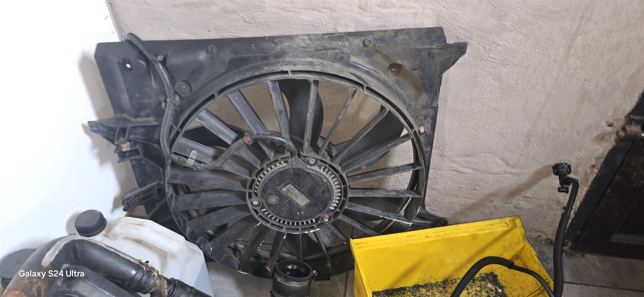 Jaguar & Land rover Cooling Fans, Complete with Fan Module for Various engines. - Private Seller Jaguar & Land rover Cooling Fans, Complete with Fan Module for Various engines. - Private Seller
