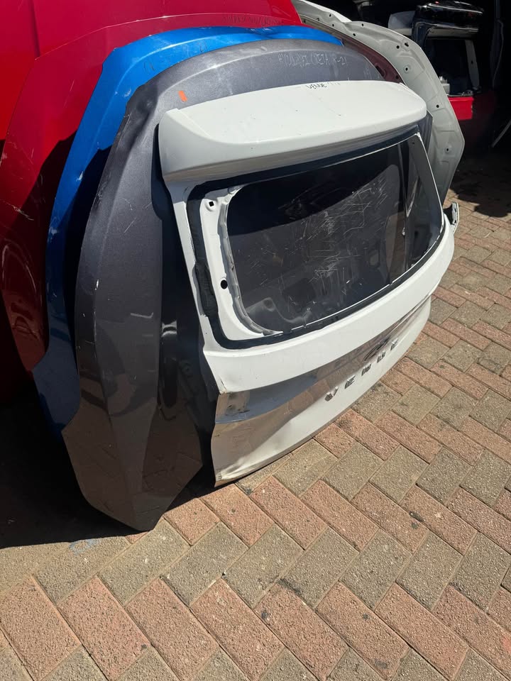 Hyundai Venue Boot Tailgate - Private Seller Hyundai Venue Boot Tailgate - Private Seller