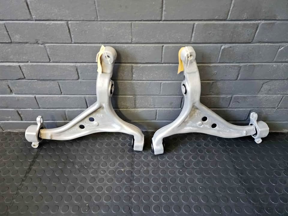 MERCEDES W166 FRONT CONTROL ARMS – LOWER