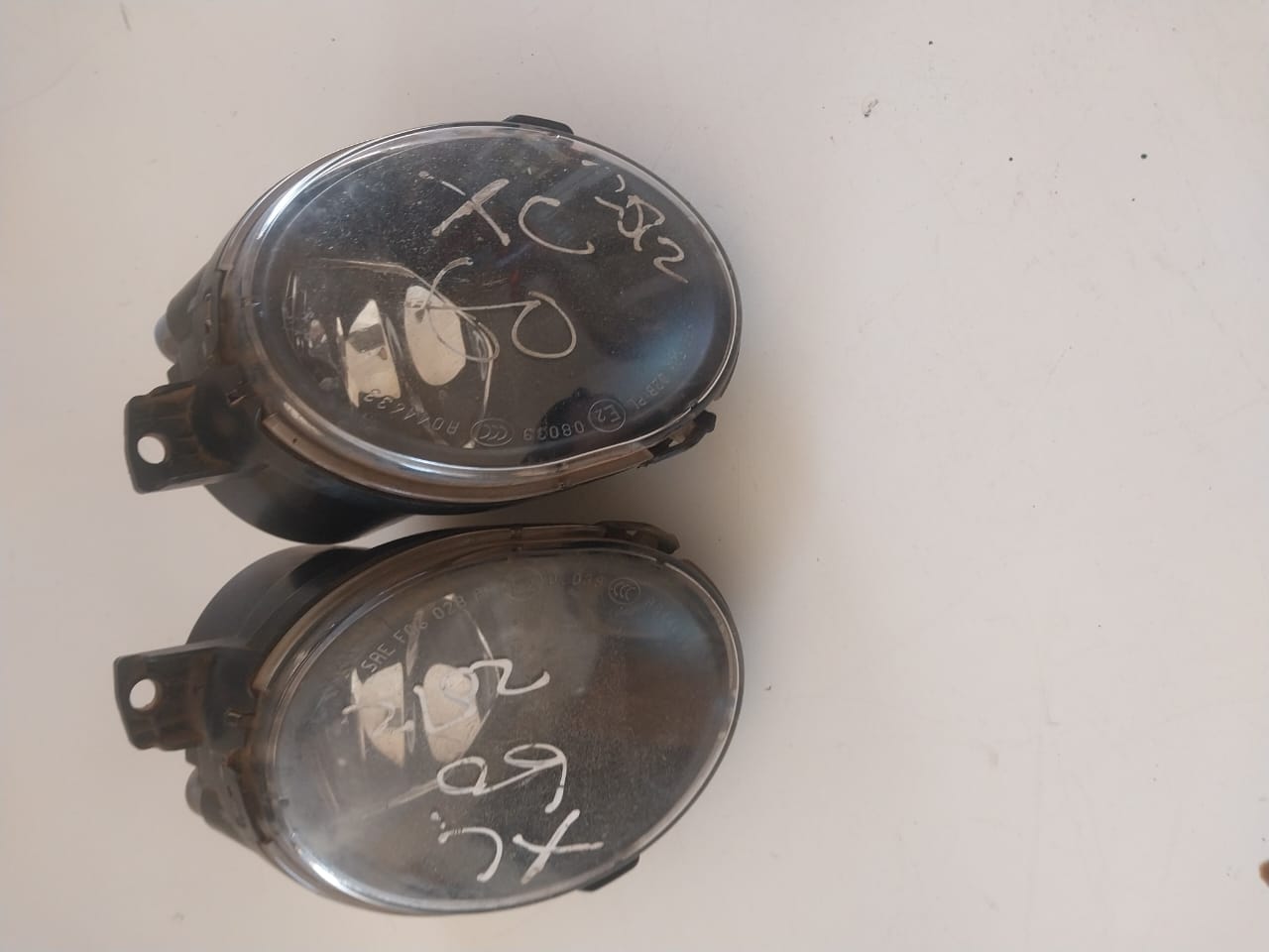 Volvo XC60 T6 2012 left and right foglights for aale - Private Seller