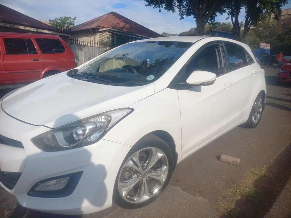 2012 HYUNDAI i30 1.6 PETROL, MANUAL, WHITE COLOR, MILEAGE 97000KMS