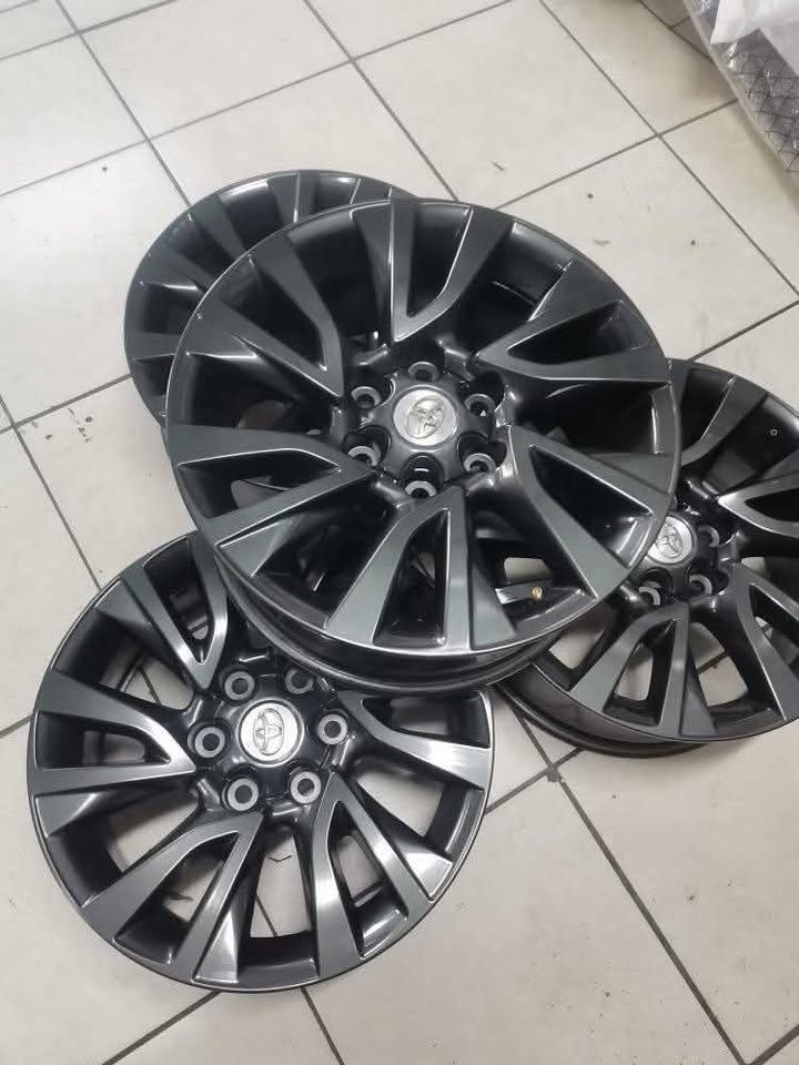 18inch mag rims for Toyota hilux GD6 futuner is avaliable - Private Seller
