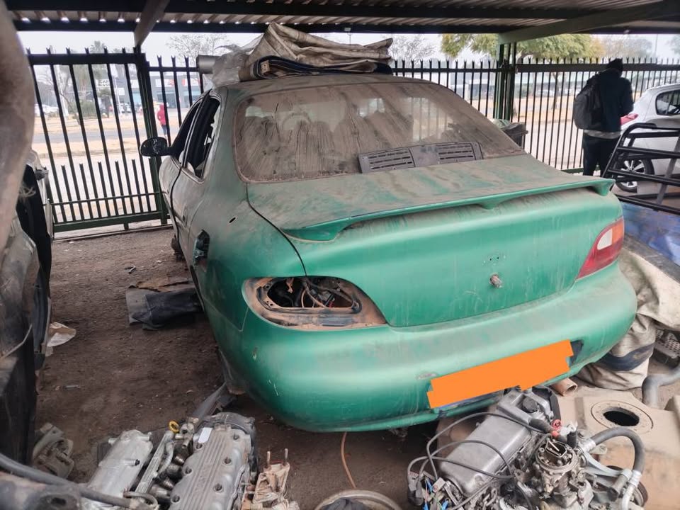 Hyundai Elantra j2 stripping for spares - Private Seller