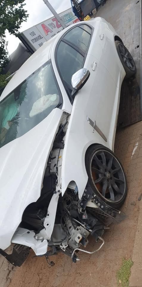 Jaquar xf pre-facelift 3.0 diesel stripping for parts - Private Seller Jaquar xf pre-facelift 3.0 diesel stripping for parts - Private Seller