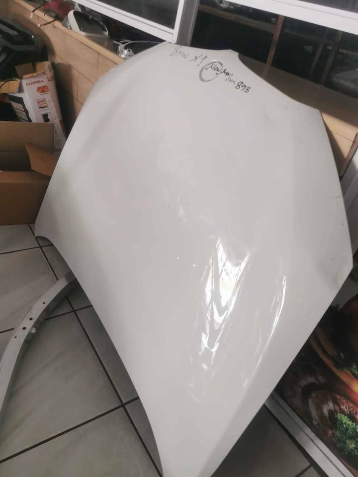 BMW x1 F48 Bonnet - Private Seller BMW x1 F48 Bonnet - Private Seller