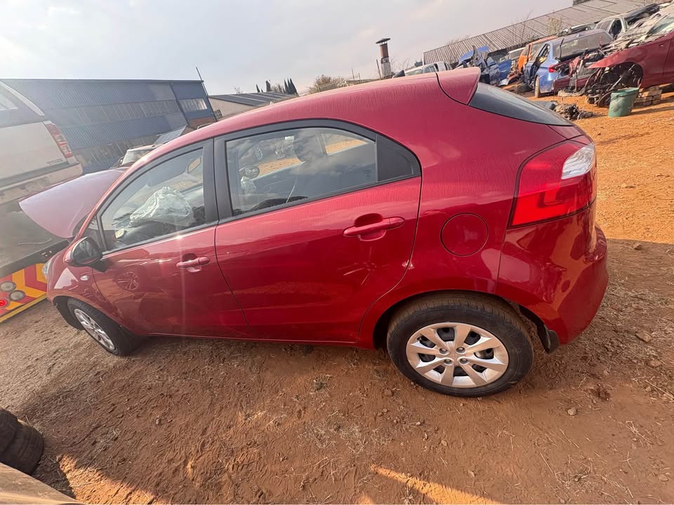 2015 Kia Rio G4LA 2015 breaking for car spares - Private Seller