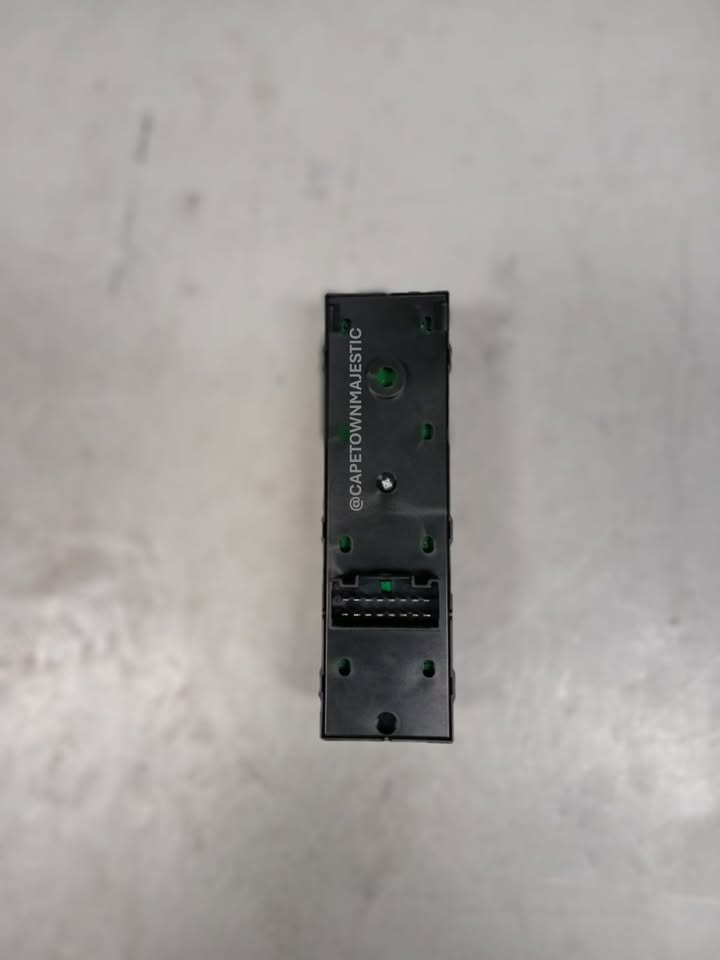 HYUNDAI IX35 NEW MAIN WINDOW SWITCH FOR SALE - Private Seller HYUNDAI IX35 NEW MAIN WINDOW SWITCH FOR SALE - Private Seller
