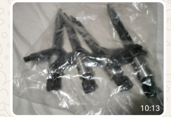 Nissan x-trail fuel injectors 4x yd22 4pin - Private Seller