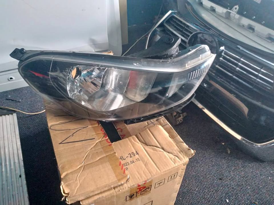Hyundai I10 Headlight R/ Hand Side for Sale Whatsapp - Private Seller Hyundai I10 Headlight R/ Hand Side for Sale Whatsapp - Private Seller
