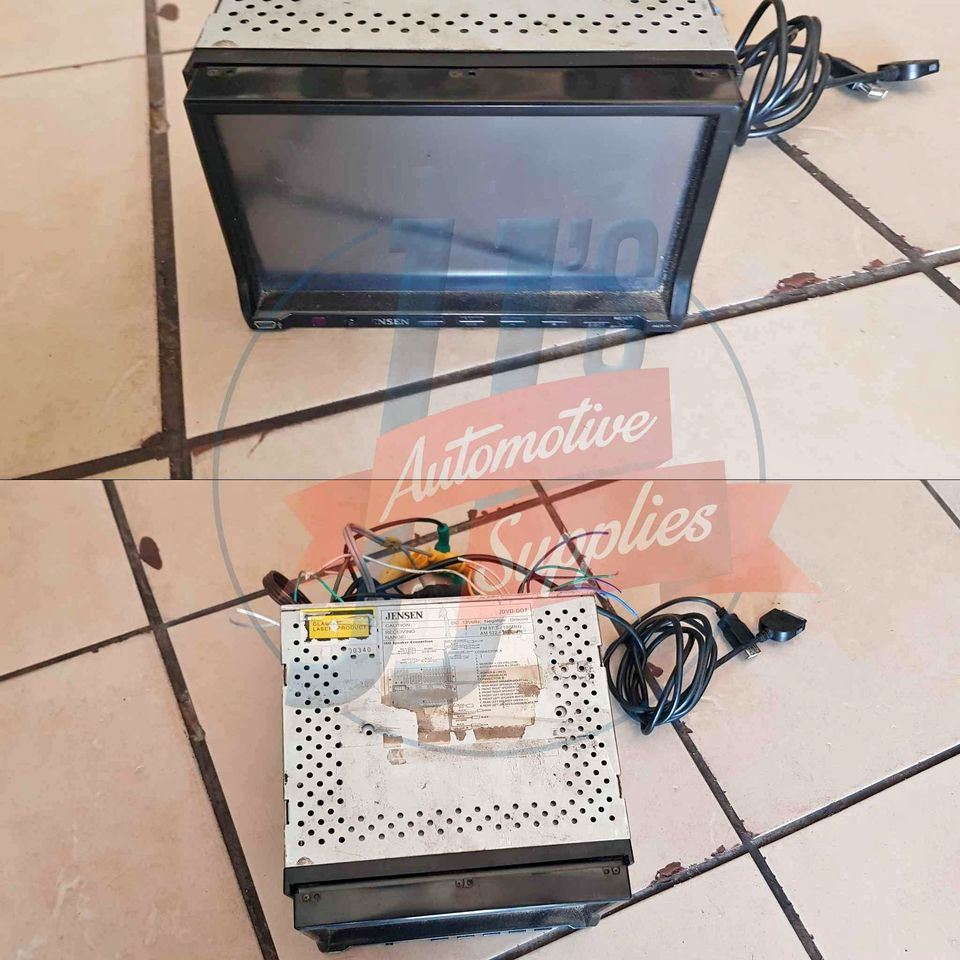 **Jensen JMC-1250 Stereo System Radio**   Bluetooth streaming, 3-speed turntable, 3-CD changer, dual **Jensen JMC-1250 Stereo System Radio**   Bluetooth streaming, 3-speed turntable, 3-CD changer, dual