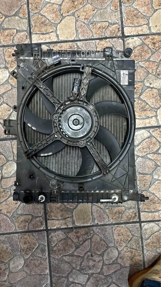 Nissan radiator set - Private Seller