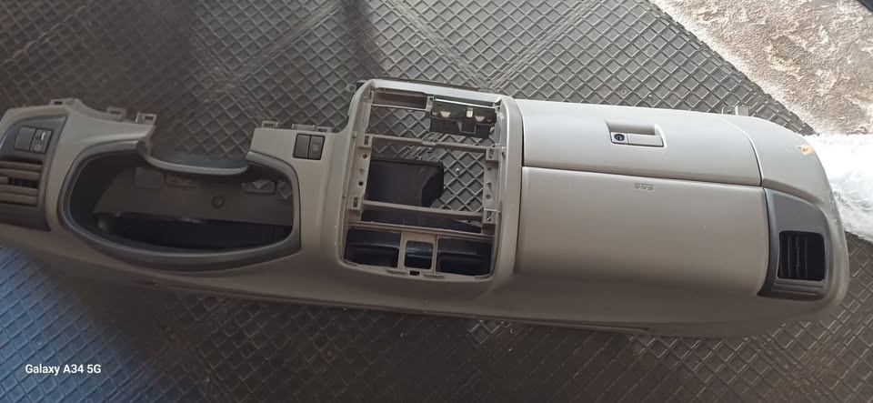 Isuzu dashboard - Private Seller Isuzu dashboard - Private Seller