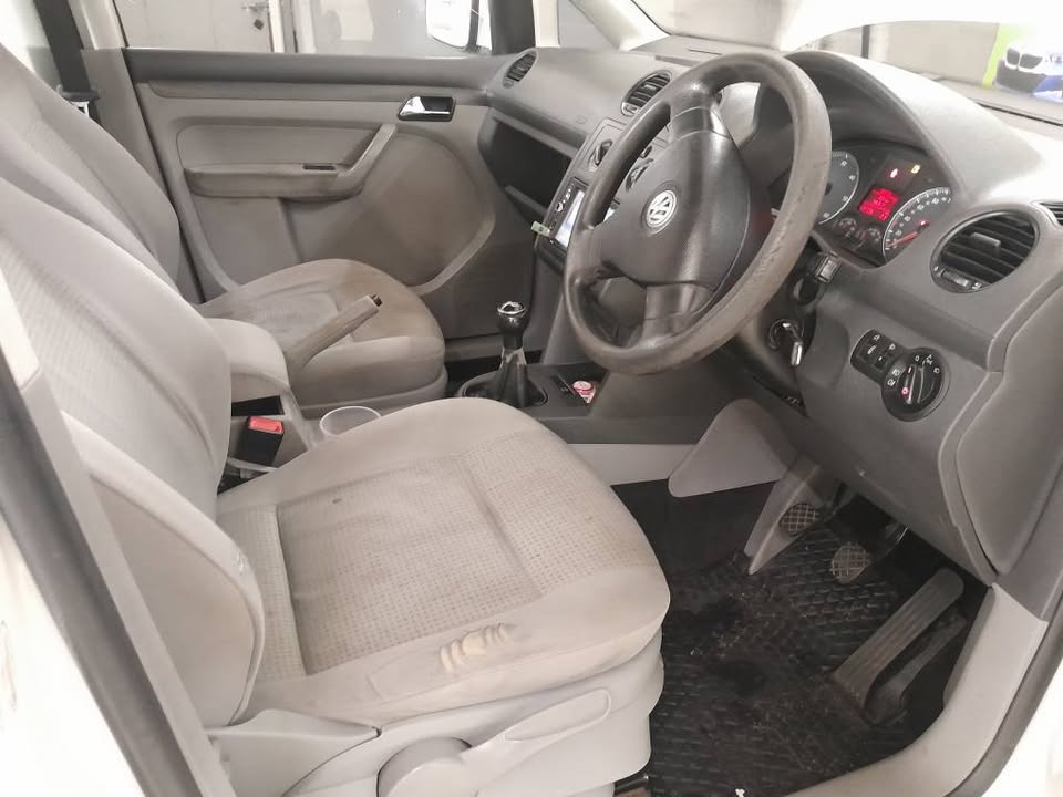 2011 VW CADDY MAXI 2.0 TDI 7SEATER MANUAL