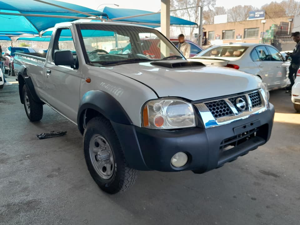 2015 NISSAN NP300 2.4i 4X4 SINGLE CAB MANUAL