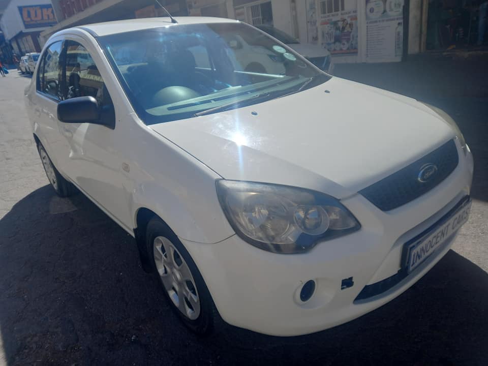 2015 FORD IKON 1.6 PETROL, MANUAL, WHITE COLOR, MILEAGE 59000KM