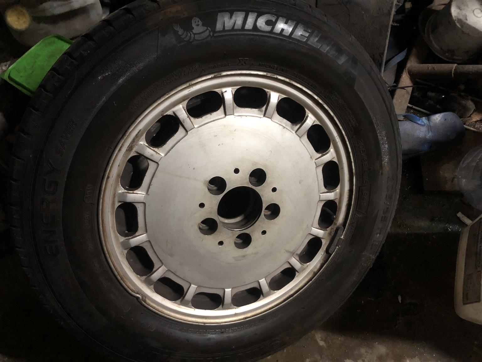 1990 mercedes 124 spares - Private Seller