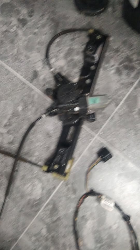 FORD RANGER WINDOW MECHANISM WITH MOTOR FOR SALE - Private Seller FORD RANGER WINDOW MECHANISM WITH MOTOR FOR SALE - Private Seller
