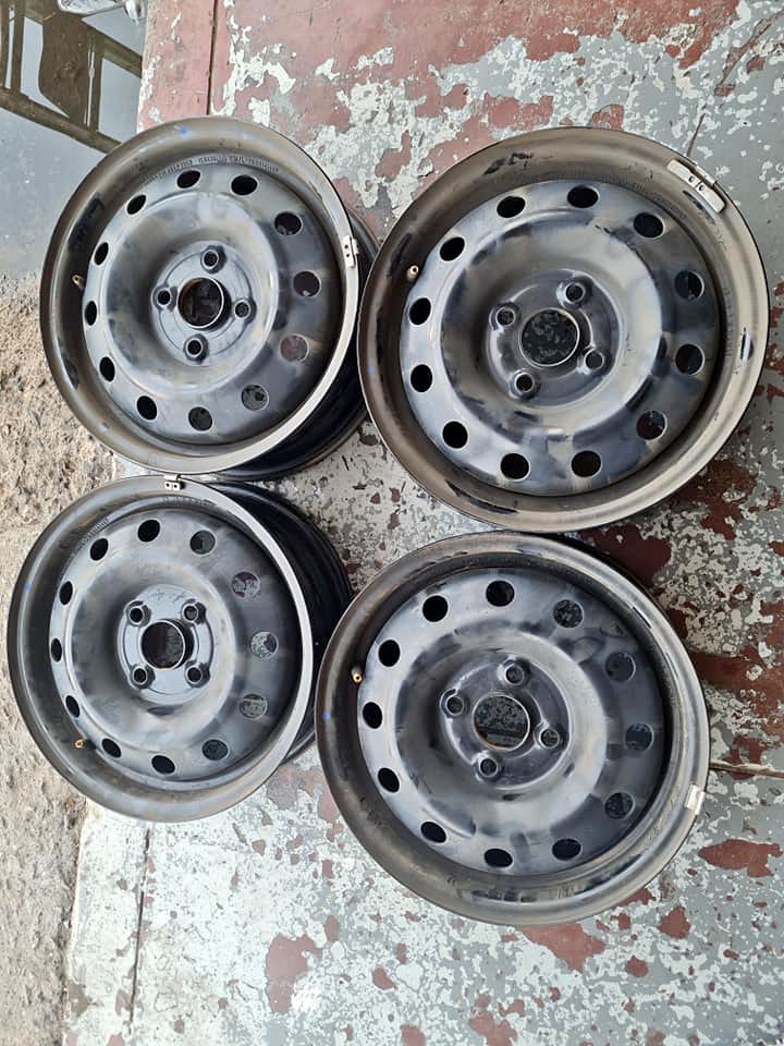 Suzuki swift original stardard steal rims size 14 aset or loose - Private Seller