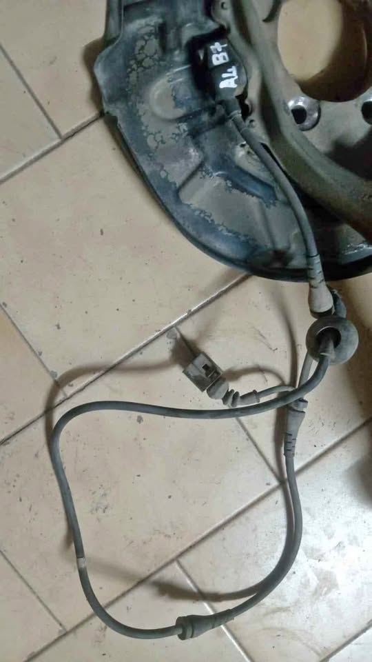 Audi a4 b7 left front abs sensor - Private Seller Audi a4 b7 left front abs sensor - Private Seller