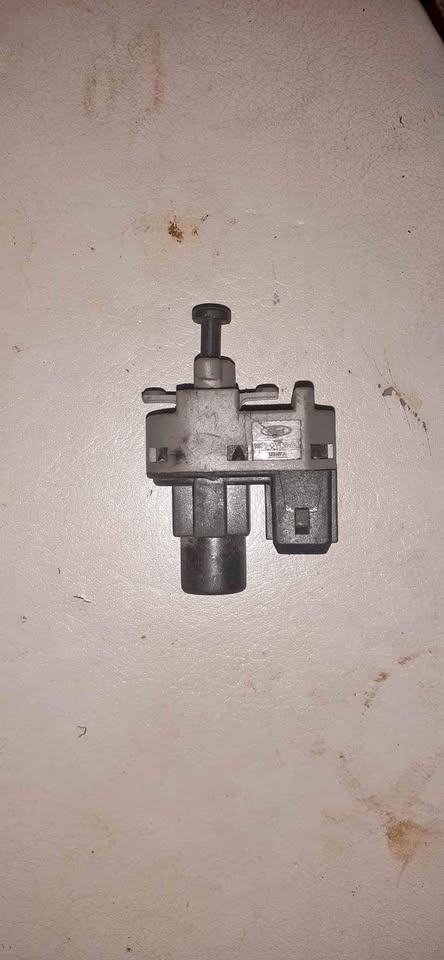 Jaguar/Ford Brake Light Sensor