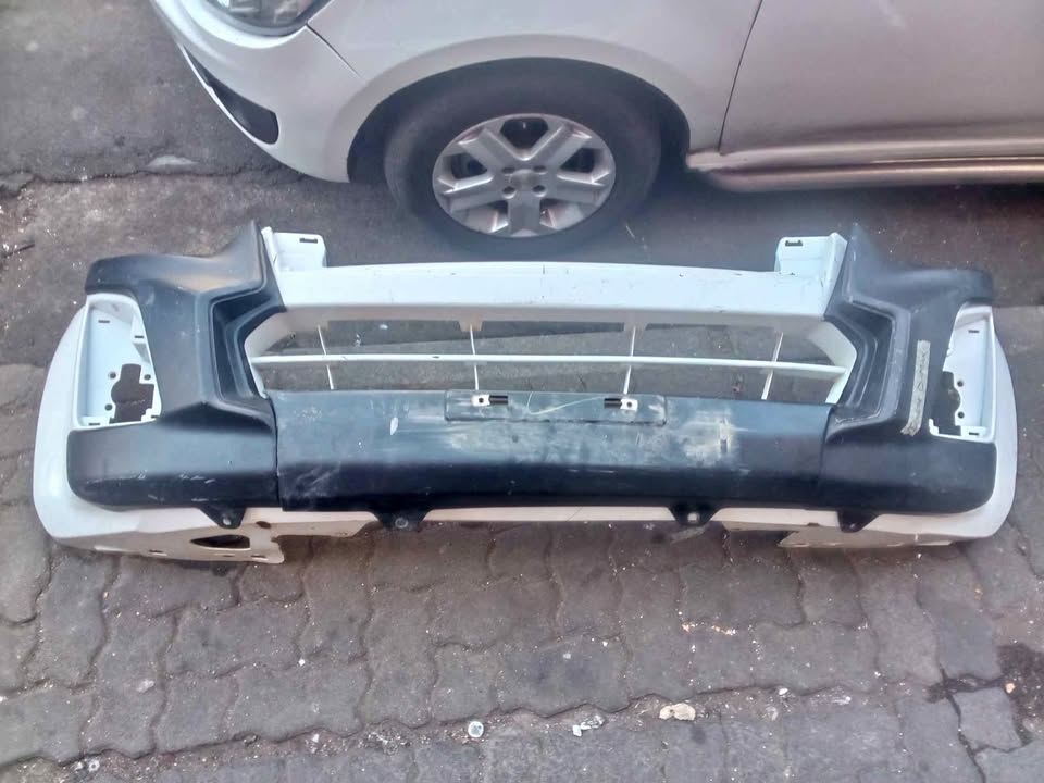 ISUZU D MAX X RIDER FRONT BUMPER - Private Seller ISUZU D MAX X RIDER FRONT BUMPER - Private Seller