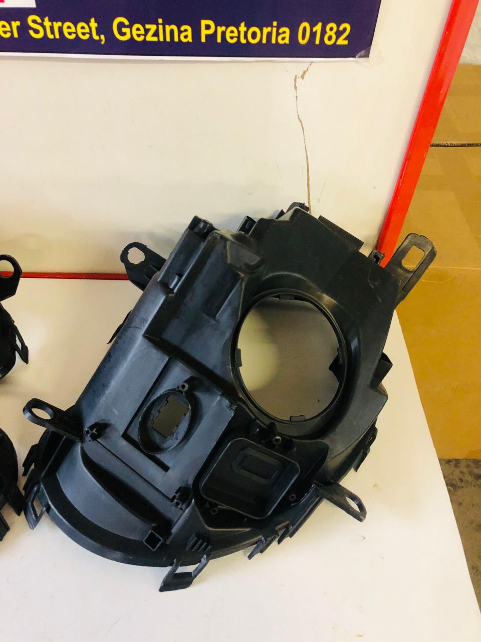 Mini Cooper R56 left and right side headlight replacement housing - Private Seller Mini Cooper R56 left and right side headlight replacement housing - Private Seller