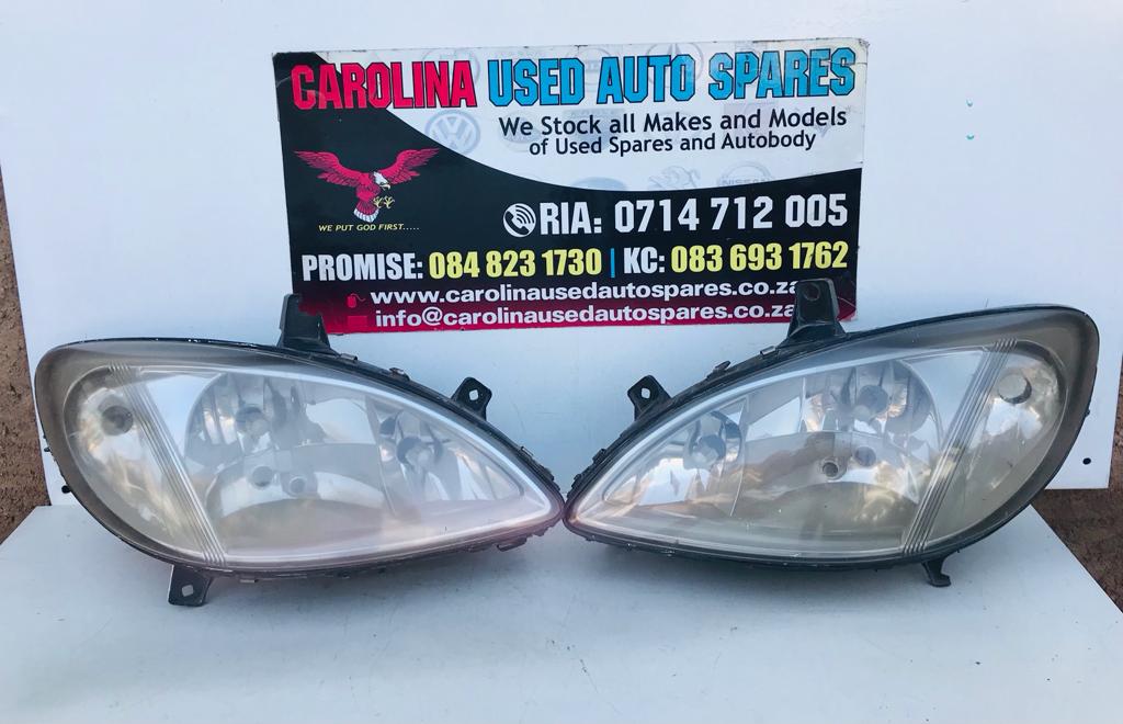 Mercedes Benz W639 Vito left and right side headlight - Private Seller Mercedes Benz W639 Vito left and right side headlight - Private Seller