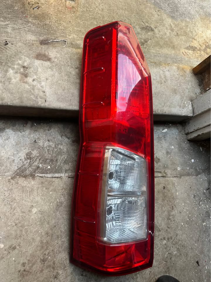 Toyota quantum left side taillight - Private Seller