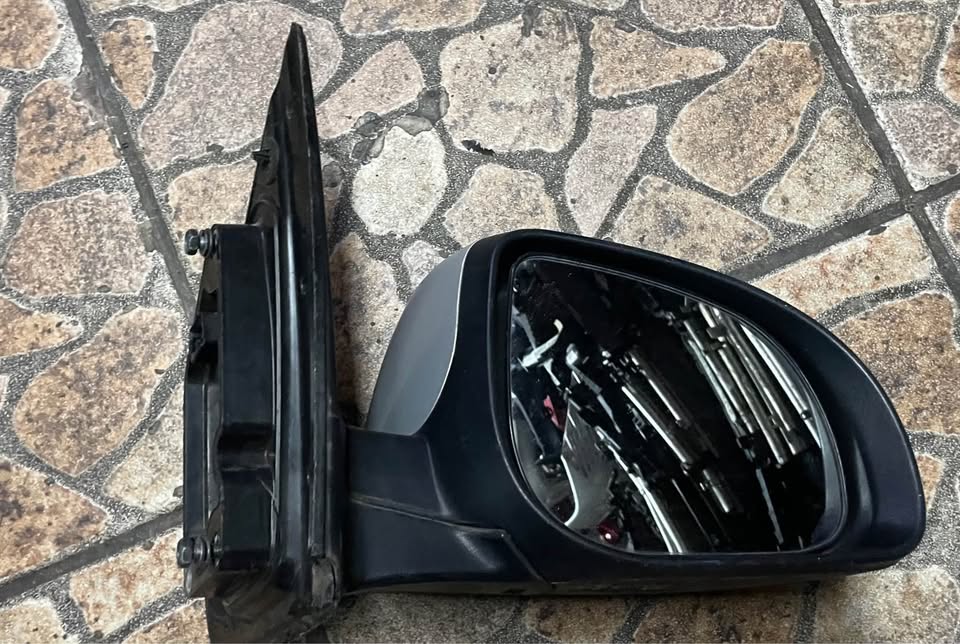 Kia Picanto side mirror 2013 - Private Seller Kia Picanto side mirror 2013 - Private Seller