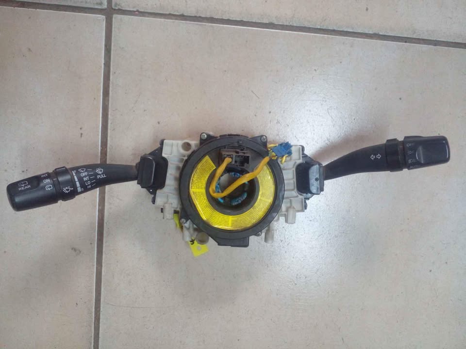 2006 up Hyundai Tucson combo switch - Private Seller 2006 up Hyundai Tucson combo switch - Private Seller