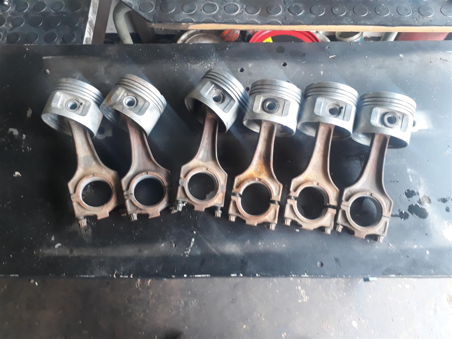BMW 325i M50 LOW COMPRESSION PISTONS ONLY - Private Seller