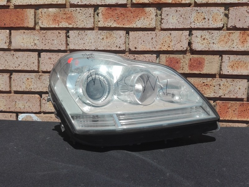 Mercedes Benz GL W164 Right Xenon Headlight - Private Seller Mercedes Benz GL W164 Right Xenon Headlight - Private Seller