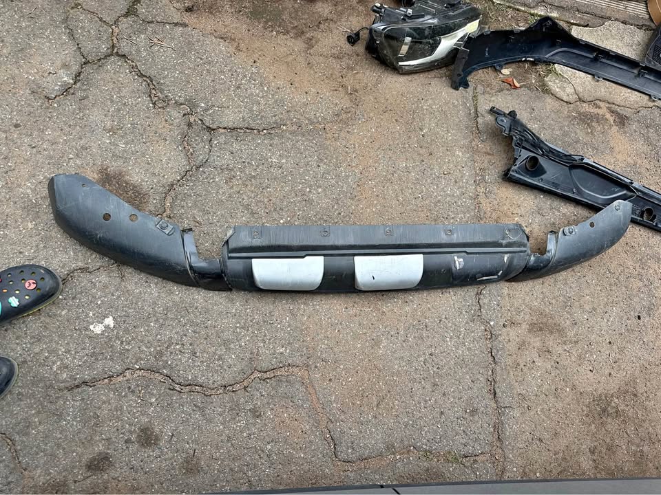 Suzuki VITARA BREZZA and urban cruiser 1ST GEN lower bumper spoiler - Private Seller Suzuki VITARA BREZZA and urban cruiser 1ST GEN lower bumper spoiler - Private Seller