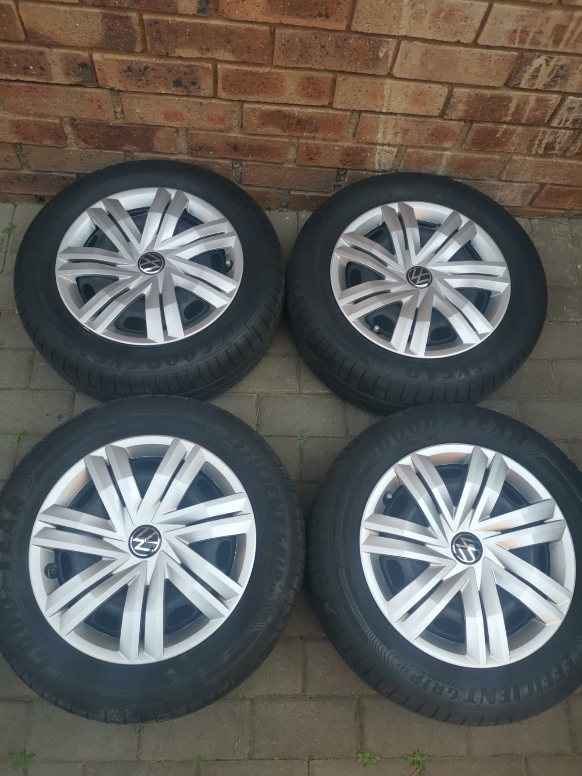 14" VW POLO STEEL RIMS with Hub Caps with 185/60/14 Good used tyres set R4300.Co - Private Seller 14" VW POLO STEEL RIMS with Hub Caps with 185/60/14 Good used tyres set R4300.Co - Private Seller