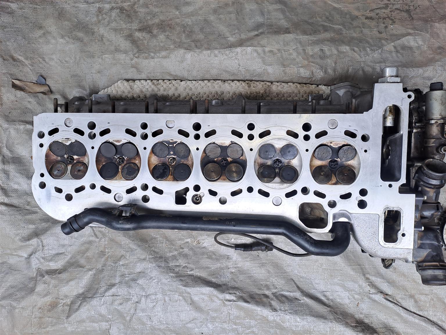 BMW 325i M54 Cylinder Head  Complete - Private Seller