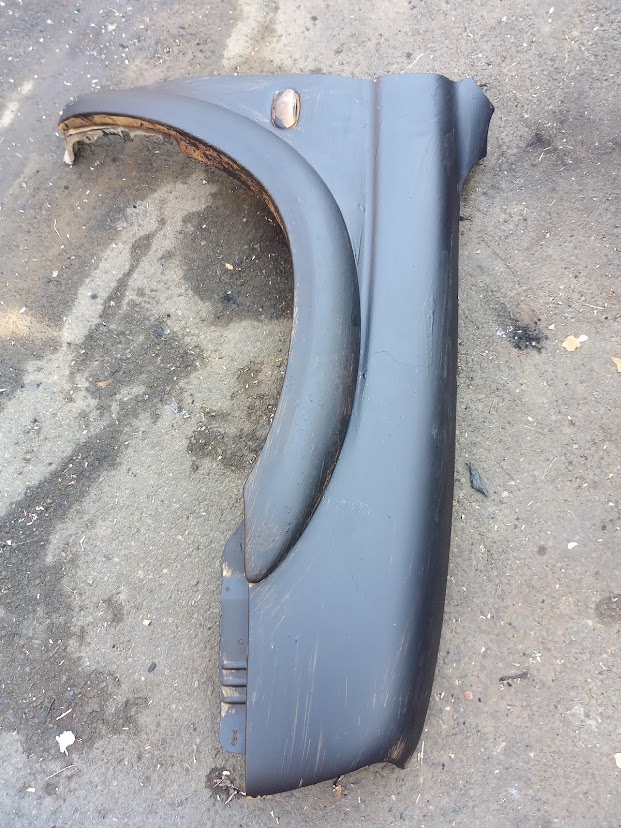 Mitsubishi Colt R/F Fender