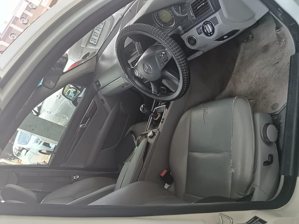 2009 MERCEDES BENZ C180 MANUAL