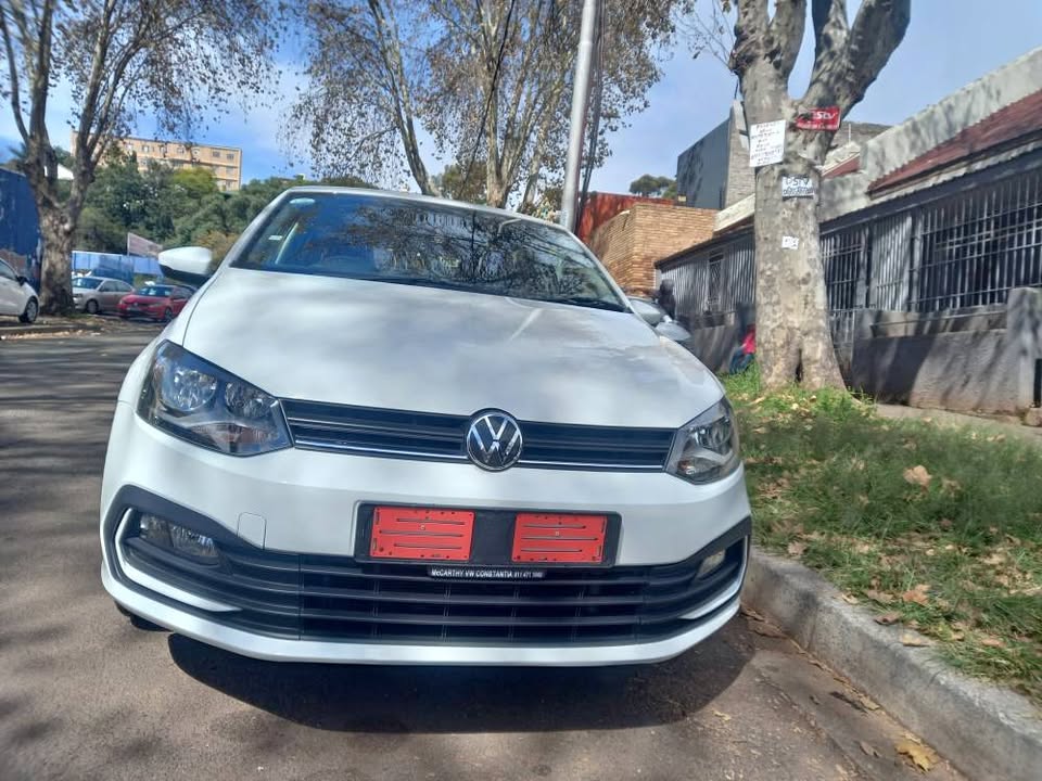 2025 VW Polo Vivo 1.4 Petrol, Manual, White, Full Service History  Spare key.